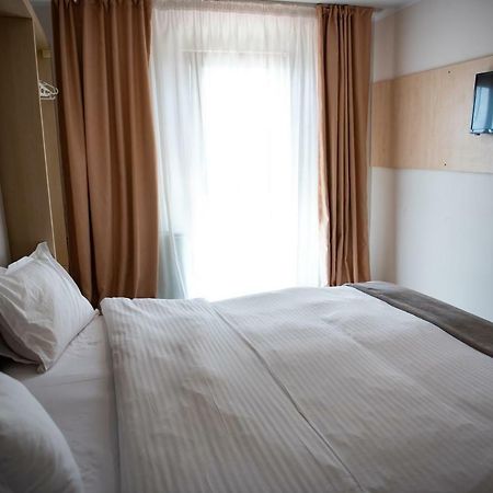 Hotel Nova Buzău Extérieur photo