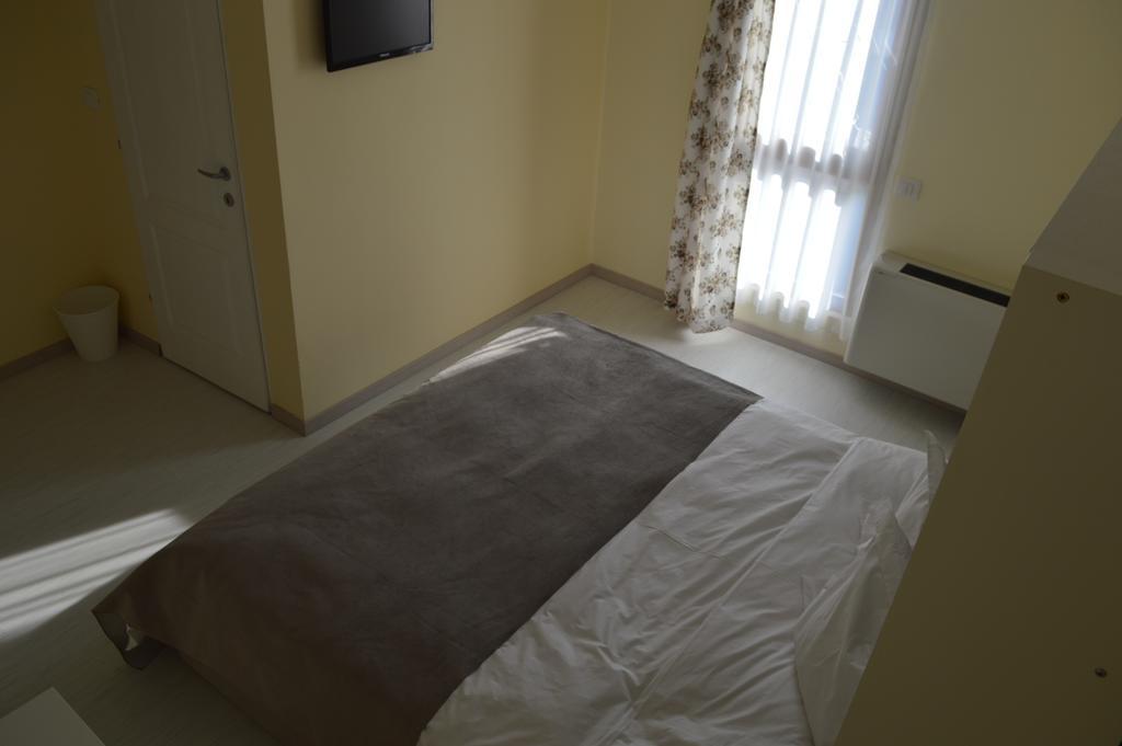 Hotel Nova Buzău Extérieur photo