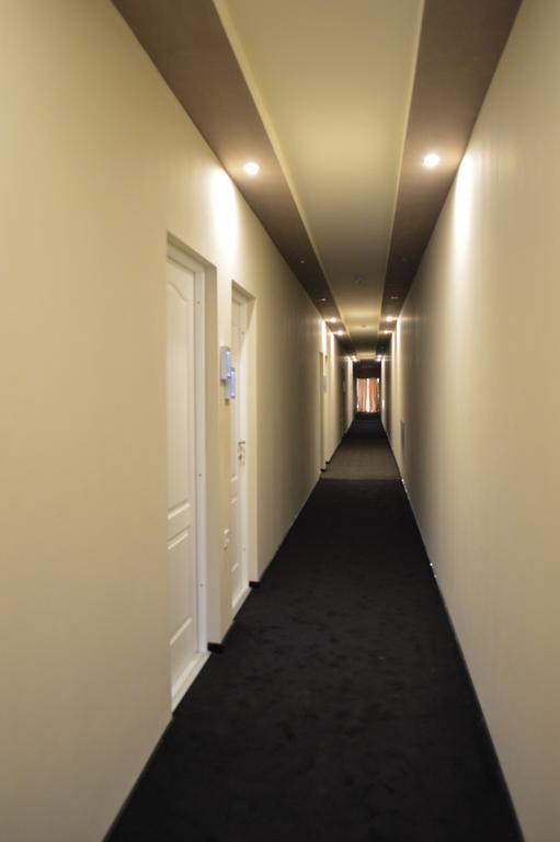 Hotel Nova Buzău Extérieur photo