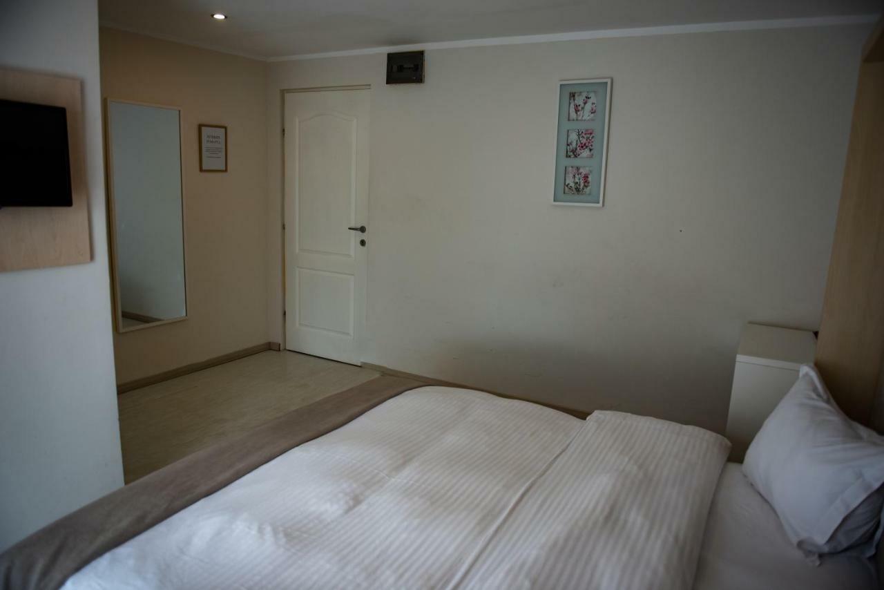 Hotel Nova Buzău Extérieur photo