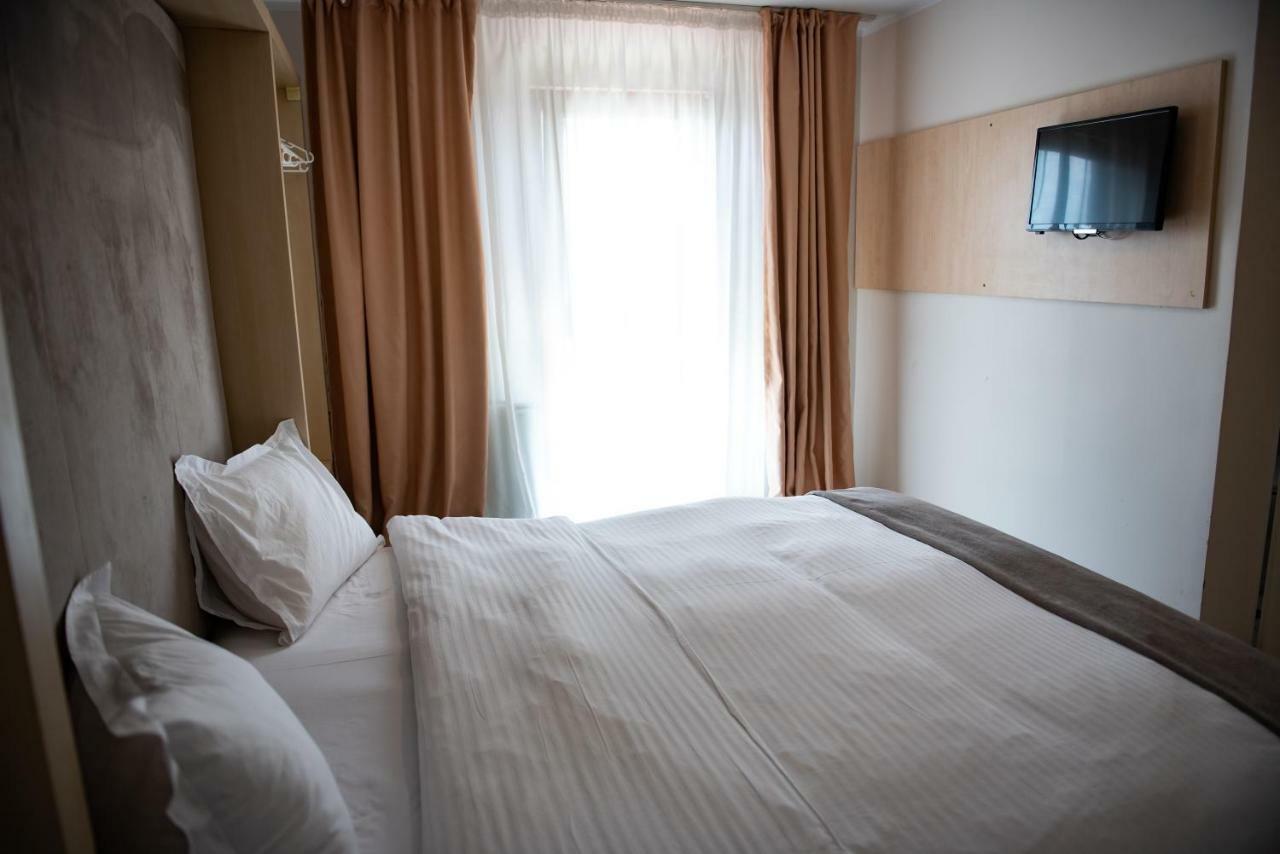 Hotel Nova Buzău Extérieur photo